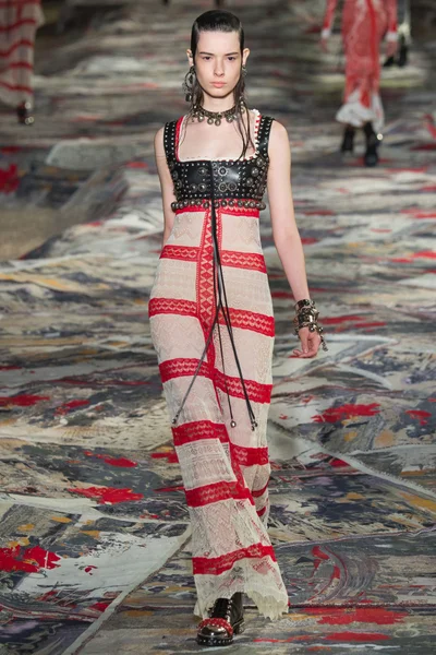 Look 35